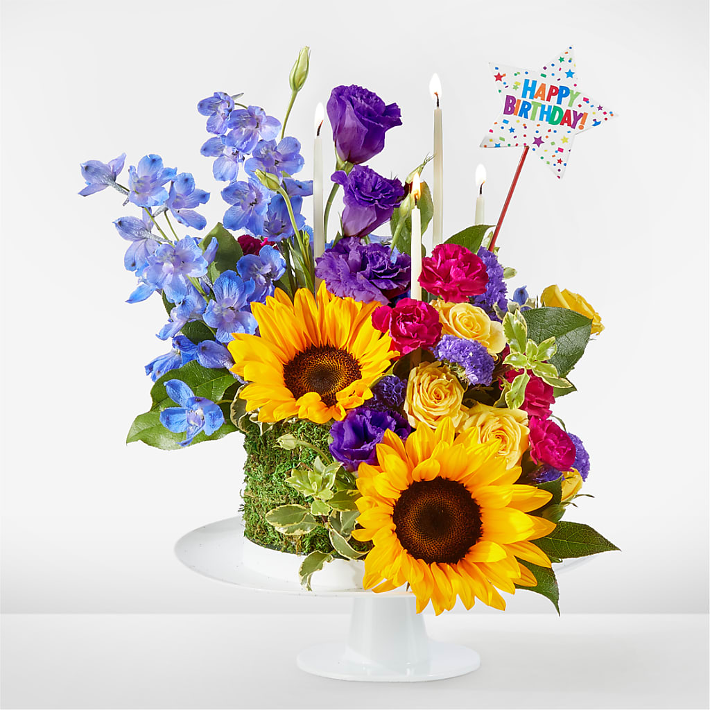 Star of the Day Floral Cake – The Flower Company, Kamloops BC