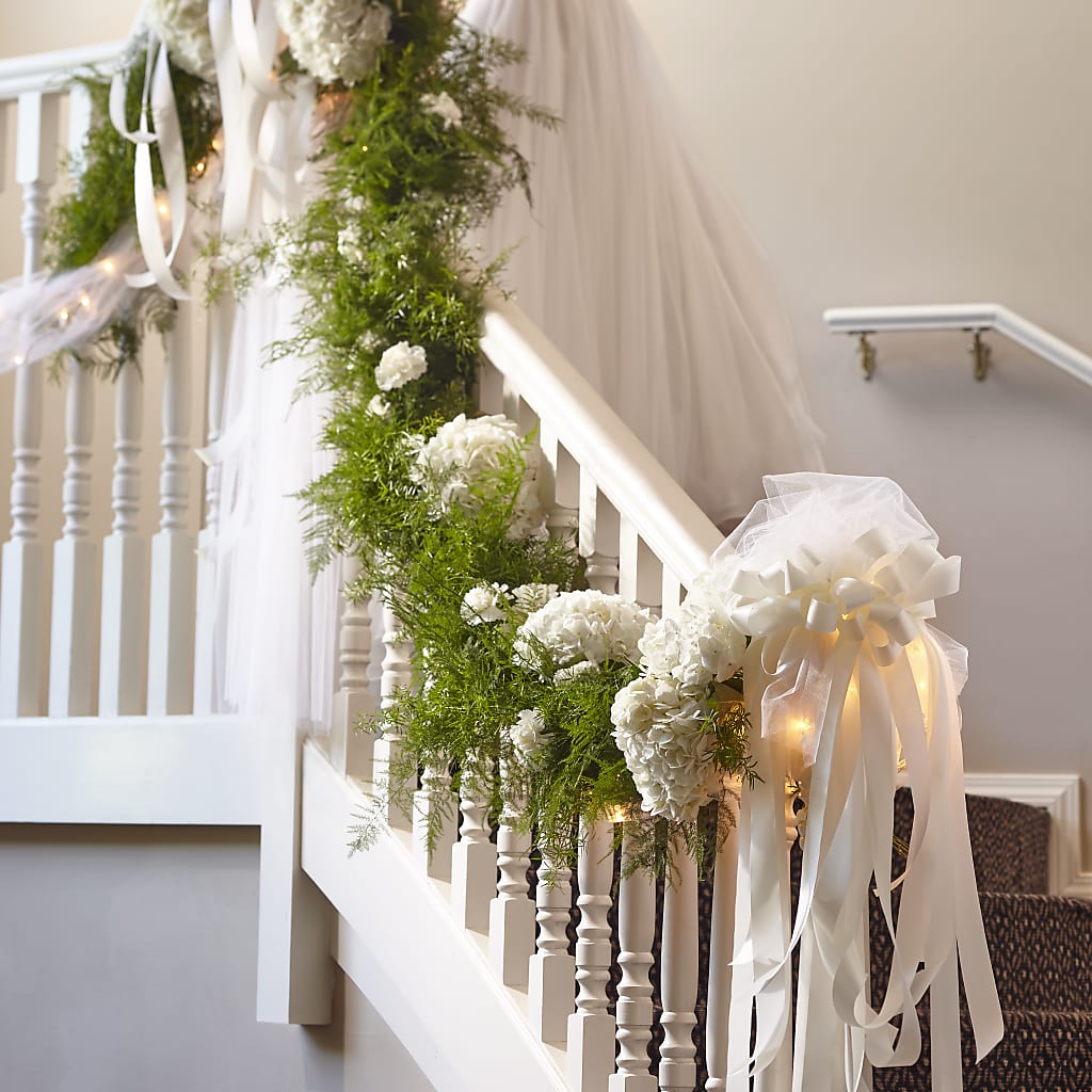 Champagne Dreams Garland – The Flower Company, Kamloops BC